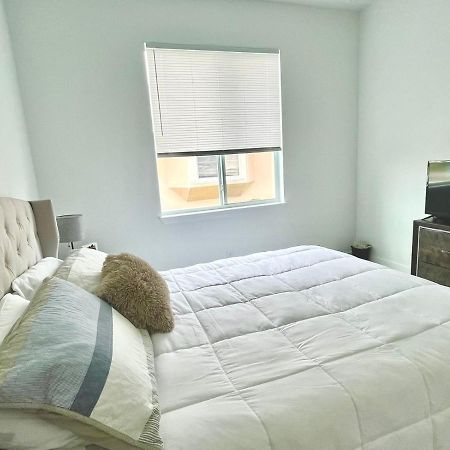 New House With Canal View In Cape Coral Extérieur photo