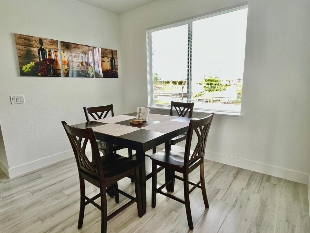 New House With Canal View In Cape Coral Extérieur photo