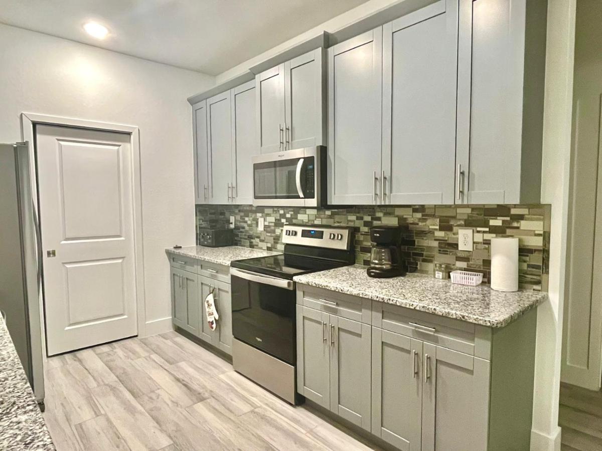 New House With Canal View In Cape Coral Extérieur photo